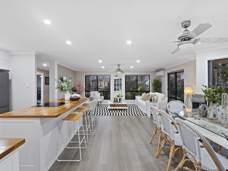 22 Midway Terrace, Pacific Pines QLD 4211