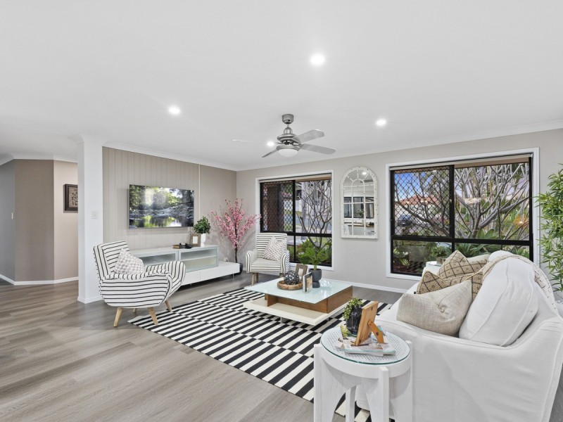 22 Midway Terrace, Pacific Pines QLD 4211