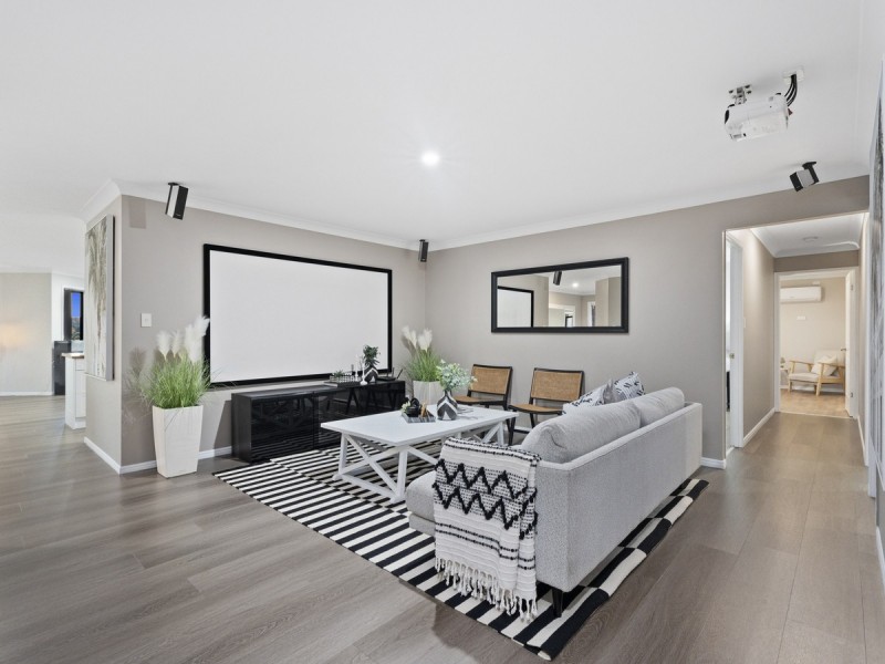 22 Midway Terrace, Pacific Pines QLD 4211