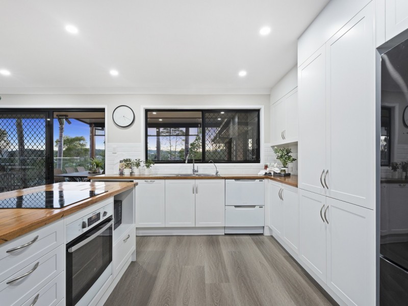 22 Midway Terrace, Pacific Pines QLD 4211