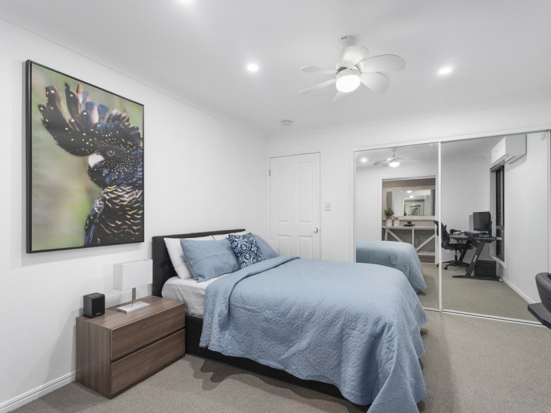 22 Midway Terrace, Pacific Pines QLD 4211