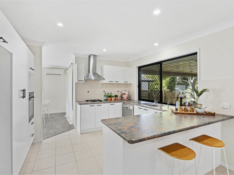 33 Penrhyn Street, Pacific Pines QLD 4211