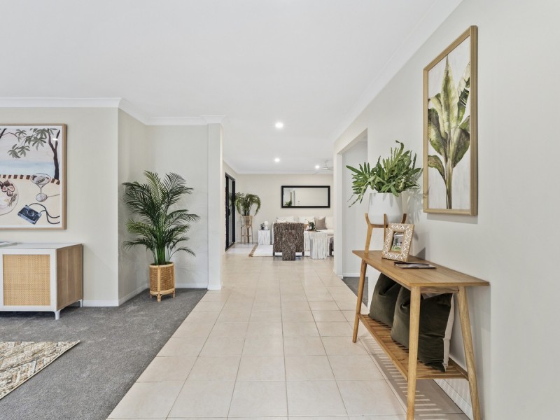 33 Penrhyn Street, Pacific Pines QLD 4211