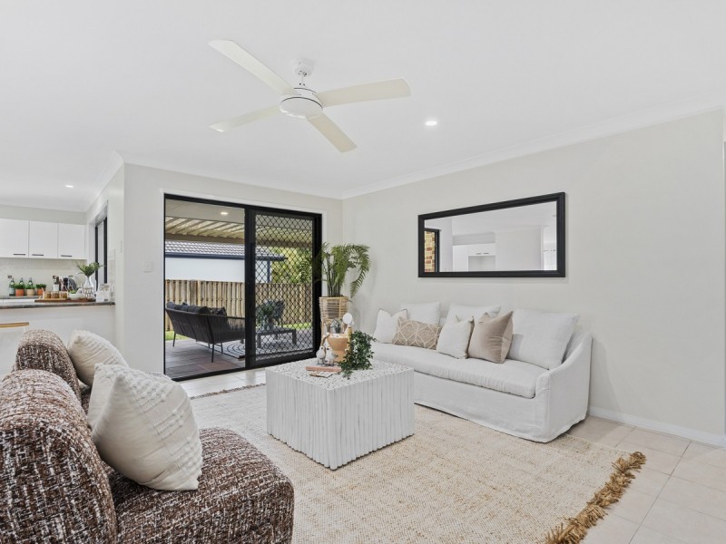 33 Penrhyn Street, Pacific Pines QLD 4211