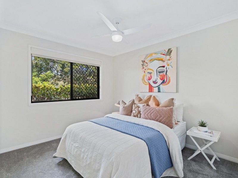 33 Penrhyn Street, Pacific Pines QLD 4211