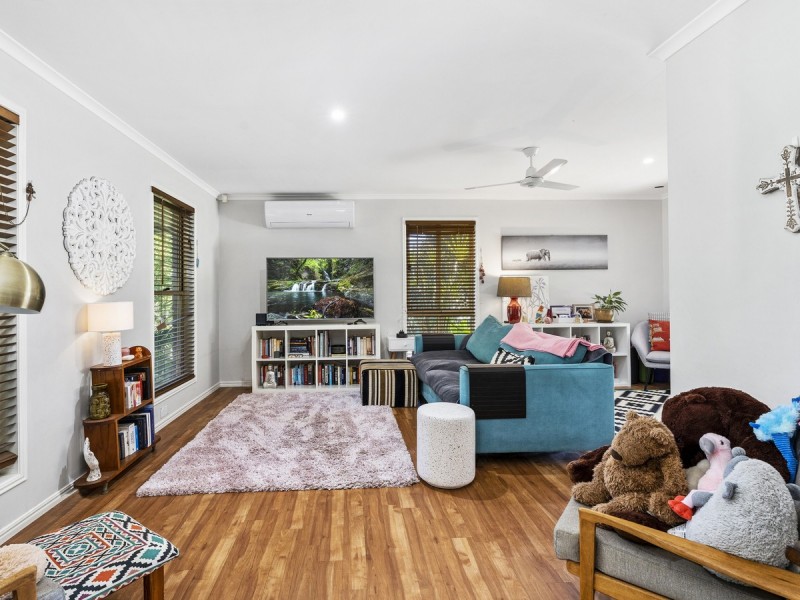 8 Mona Court, Oxenford QLD 4210