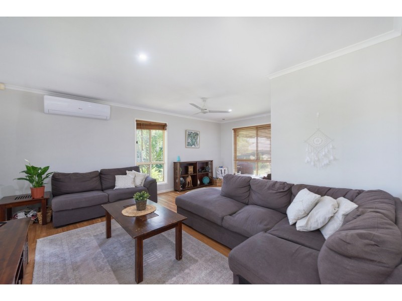 8 Mona Court, Oxenford QLD 4210