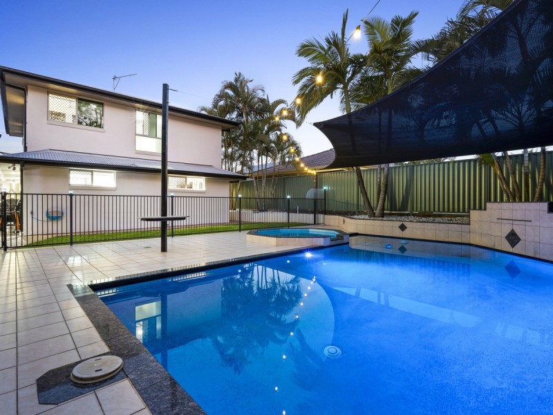 9 Gippsland Drive, Helensvale QLD 4212