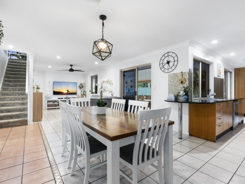 9 Gippsland Drive, Helensvale QLD 4212