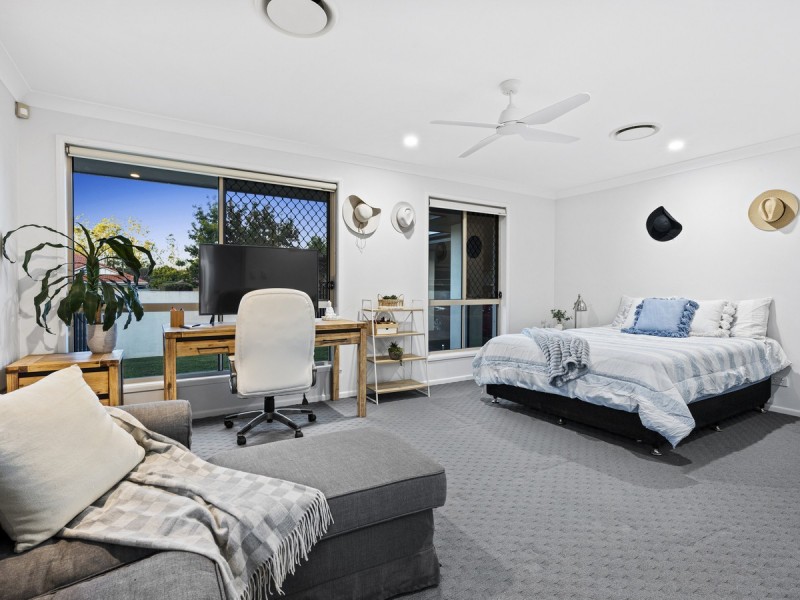 9 Gippsland Drive, Helensvale QLD 4212