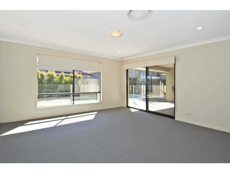 25 Ainslie Street, Pacific Pines QLD 4211
