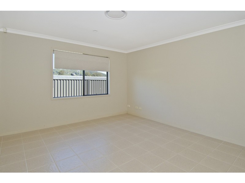 25 Ainslie Street, Pacific Pines QLD 4211