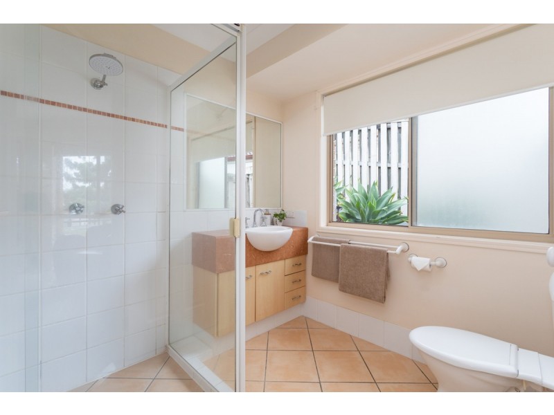 23 Heatons Crescent, Pacific Pines QLD 4211