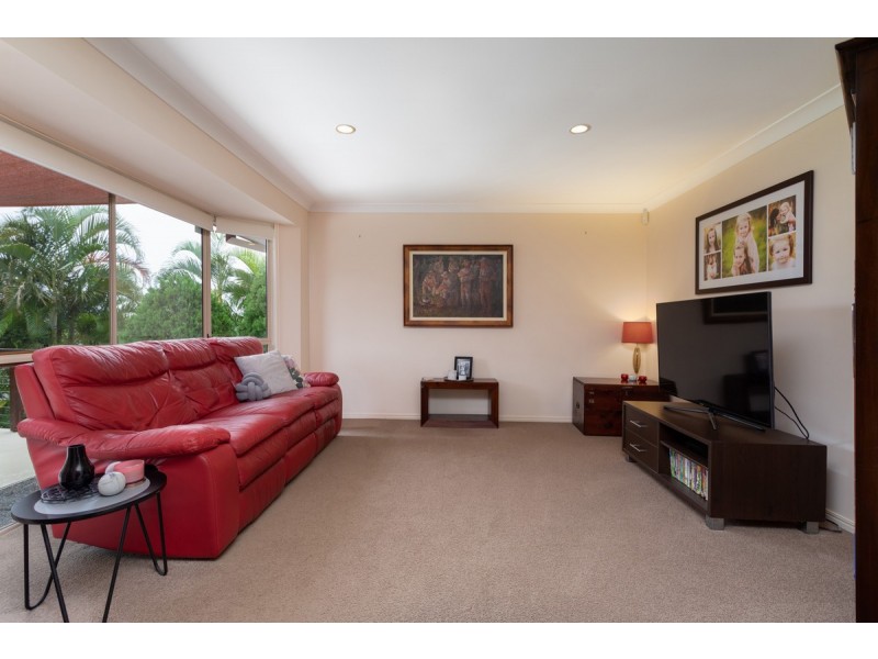 23 Heatons Crescent, Pacific Pines QLD 4211