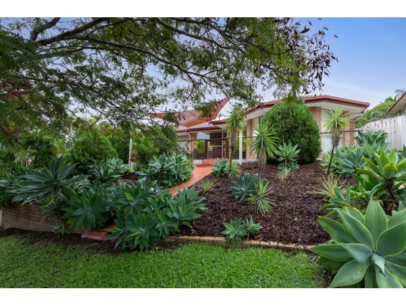 23 Heatons Crescent, Pacific Pines QLD 4211