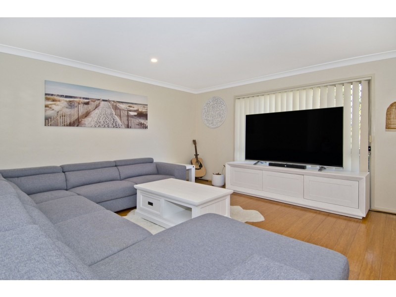 16 Cossington Circuit, Maudsland QLD 4210