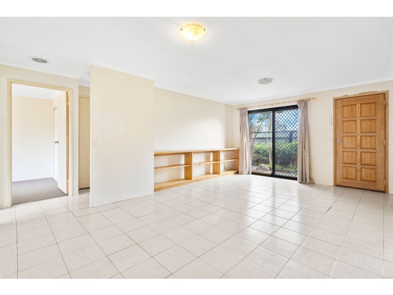 1/20 Elm Court, Labrador QLD 4215