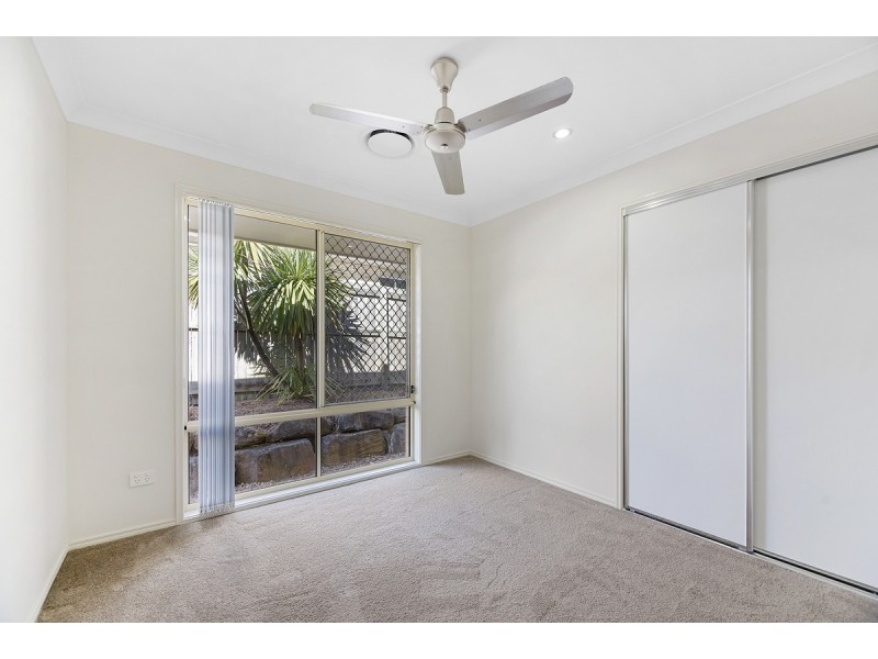 72 Aldgate Crescent, Pacific Pines QLD 4211