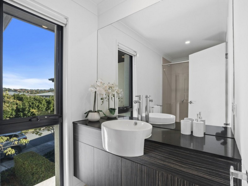 45/18 Archipelago Street, Pacific Pines QLD 4211