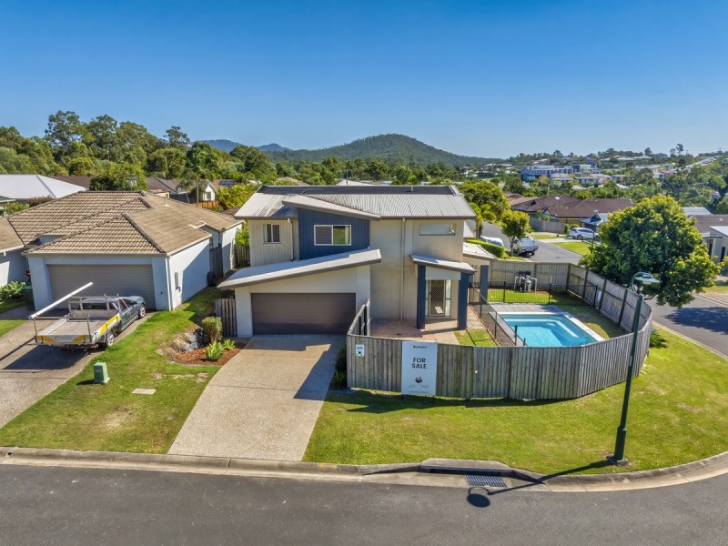 2/8 Witheren Circuit, Pacific Pines QLD 4211