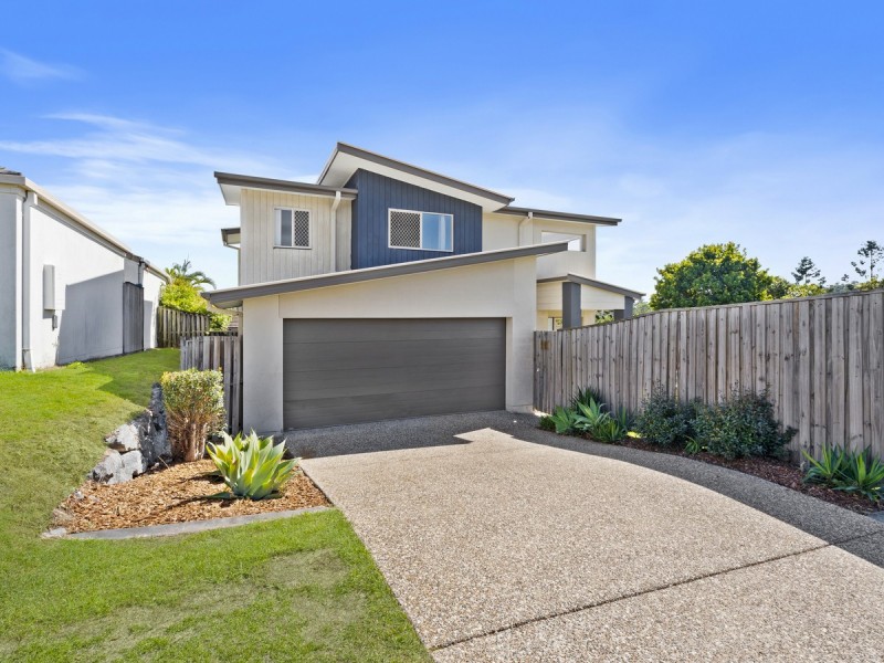 2/8 Witheren Circuit, Pacific Pines QLD 4211