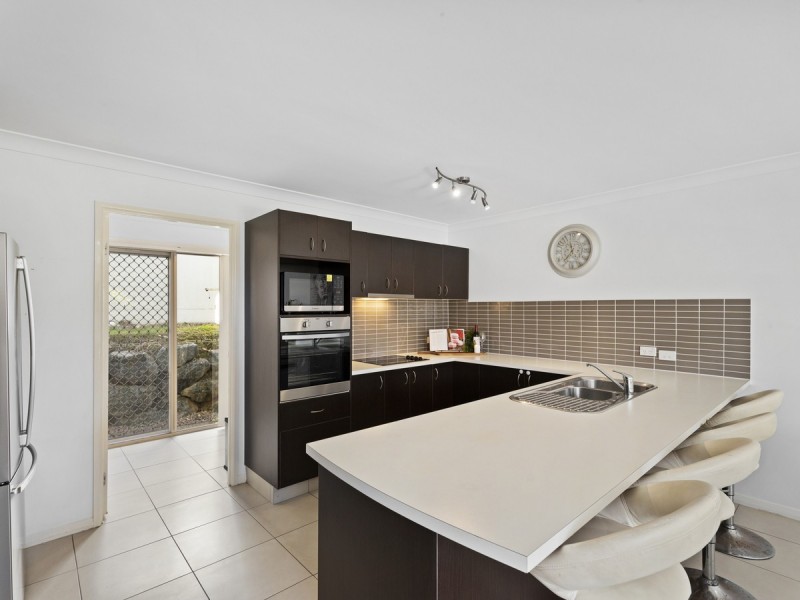 2/8 Witheren Circuit, Pacific Pines QLD 4211
