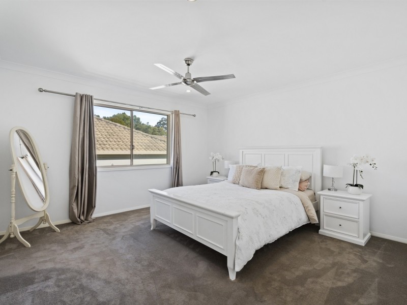 2/8 Witheren Circuit, Pacific Pines QLD 4211