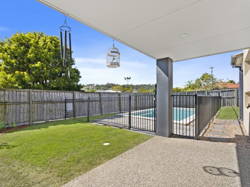 2/8 Witheren Circuit, Pacific Pines QLD 4211