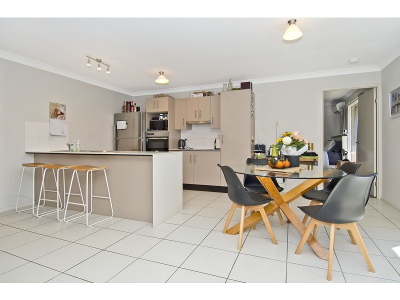 2/18 Aldgate Crescent, Pacific Pines QLD 4211