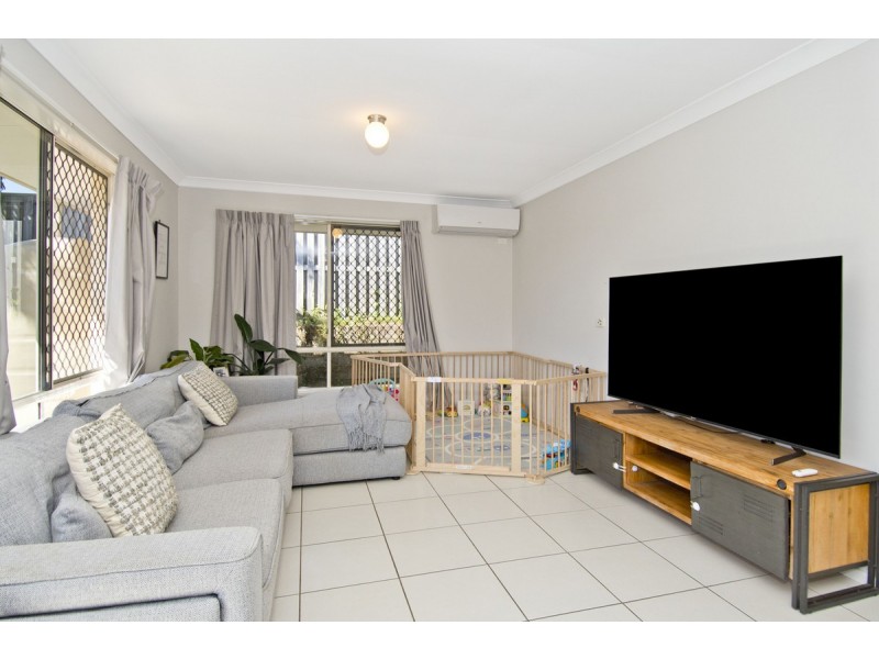 2/18 Aldgate Crescent, Pacific Pines QLD 4211