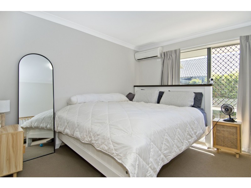 2/18 Aldgate Crescent, Pacific Pines QLD 4211