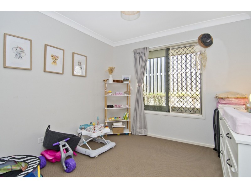 2/18 Aldgate Crescent, Pacific Pines QLD 4211