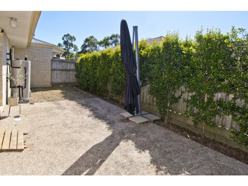 2/18 Aldgate Crescent, Pacific Pines QLD 4211