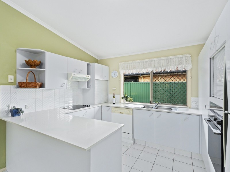 11 Gordonvale Place, Helensvale QLD 4212