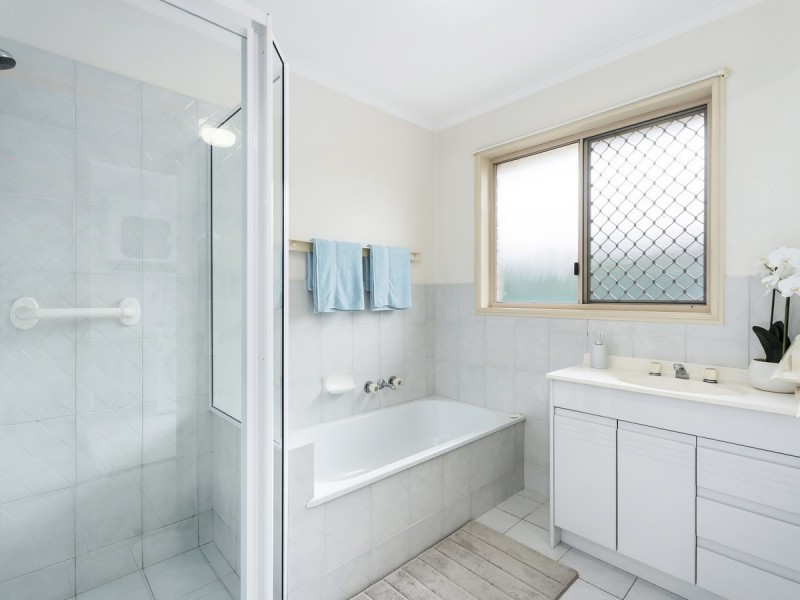 11 Gordonvale Place, Helensvale QLD 4212
