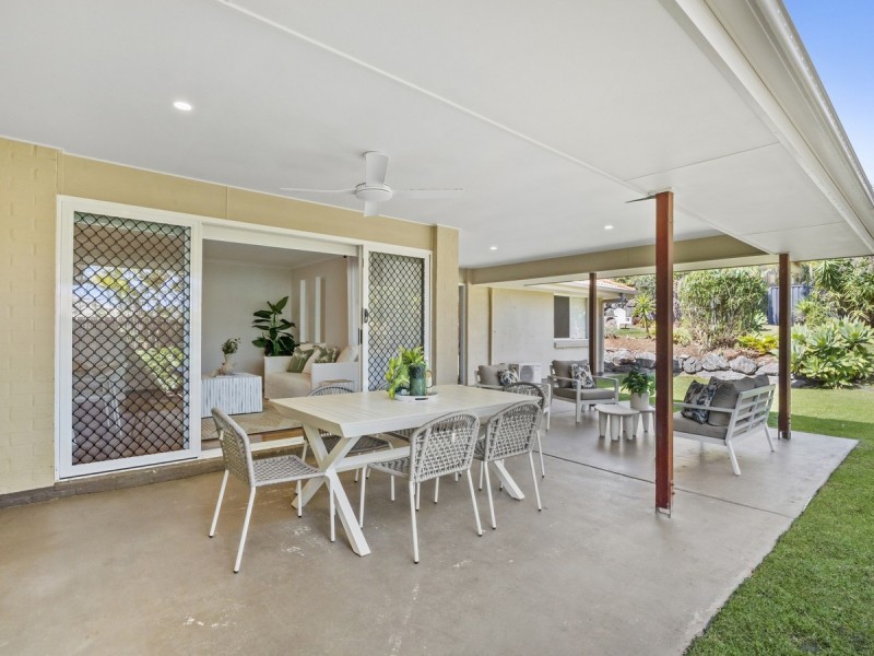 9 Angourie Crescent, Pacific Pines QLD 4211