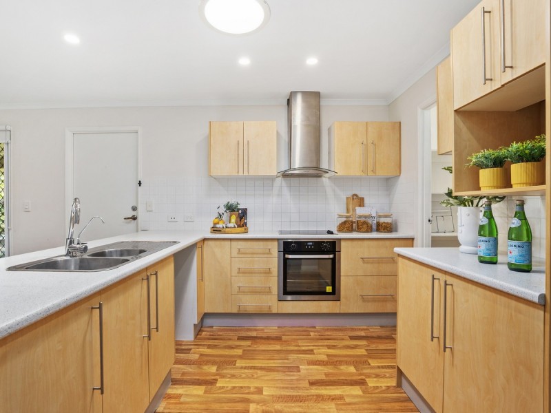 9 Angourie Crescent, Pacific Pines QLD 4211