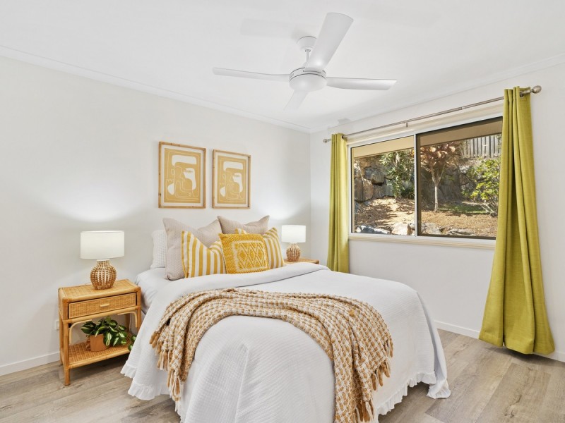 9 Angourie Crescent, Pacific Pines QLD 4211