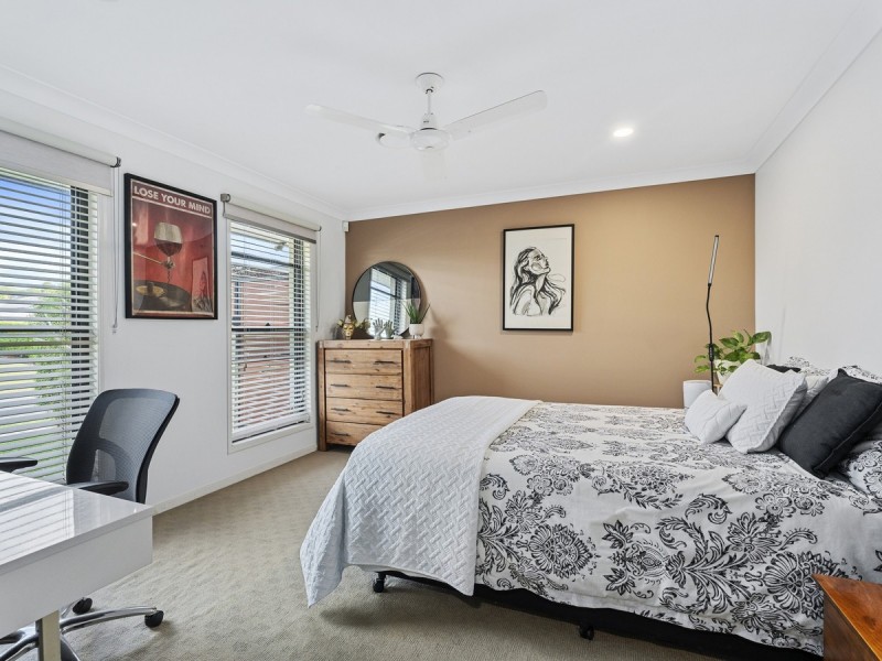 3 Govett Street, Pacific Pines QLD 4211