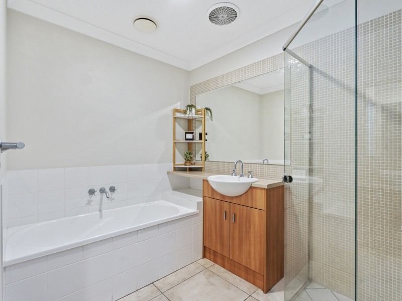 3 Govett Street, Pacific Pines QLD 4211