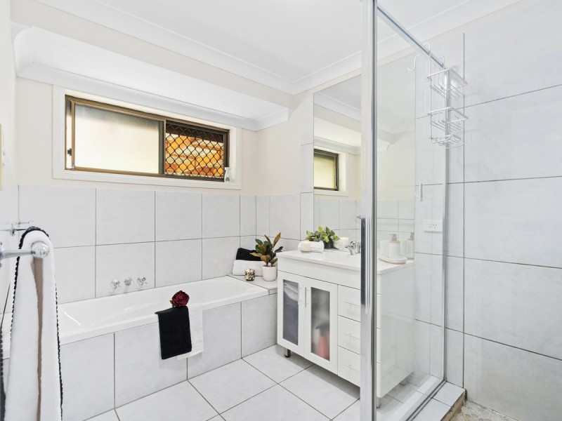 1/16 Dewberry Way, Gaven QLD 4211