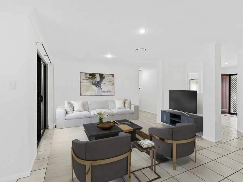 14 Huxley Court, Pacific Pines QLD 4211