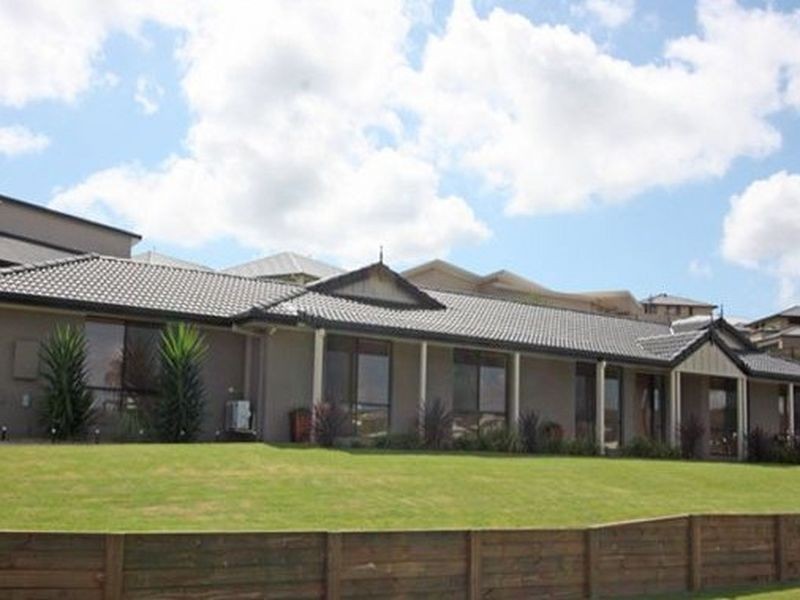 1 Minyon Court, Pacific Pines QLD 4211