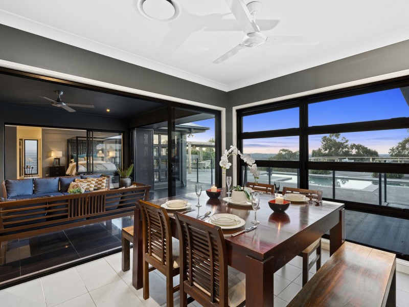 6 Zenith Crescent, Pacific Pines QLD 4211