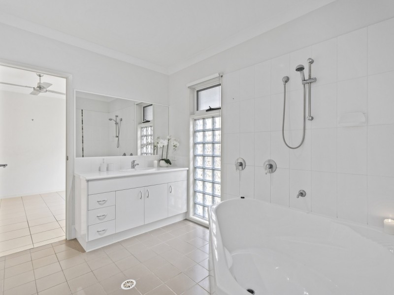51 Mcauley Parade, Pacific Pines QLD 4211