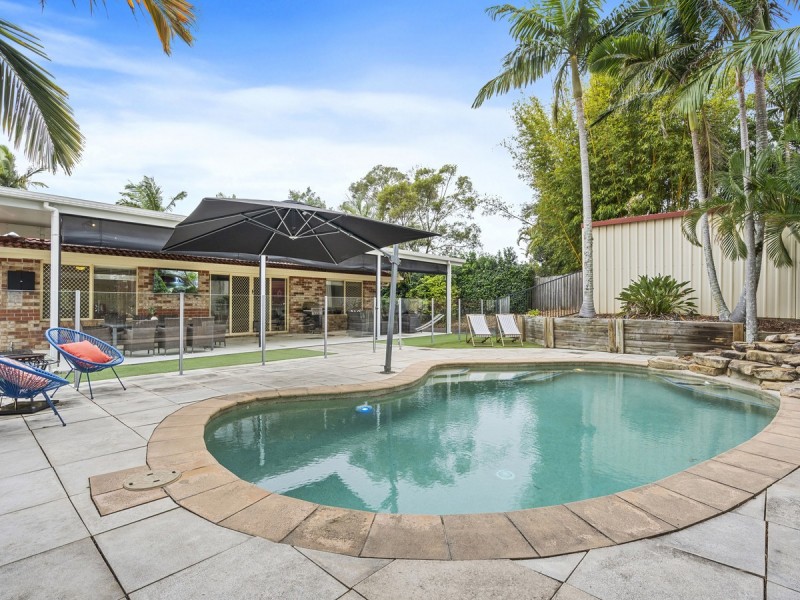 19 Gippsland Drive, Helensvale QLD 4212