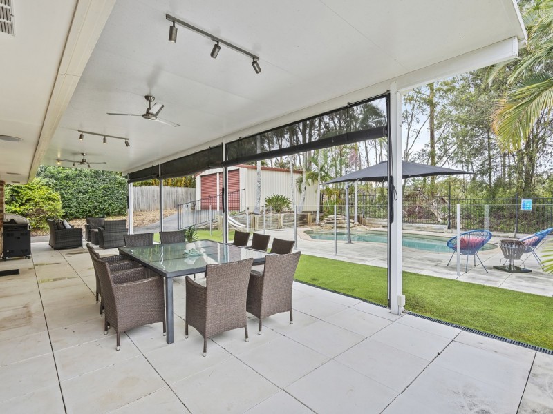 19 Gippsland Drive, Helensvale QLD 4212