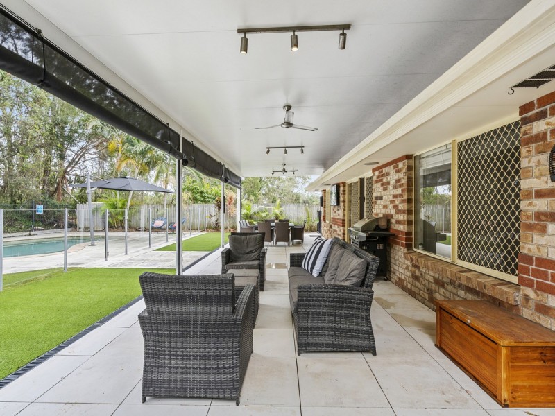 19 Gippsland Drive, Helensvale QLD 4212