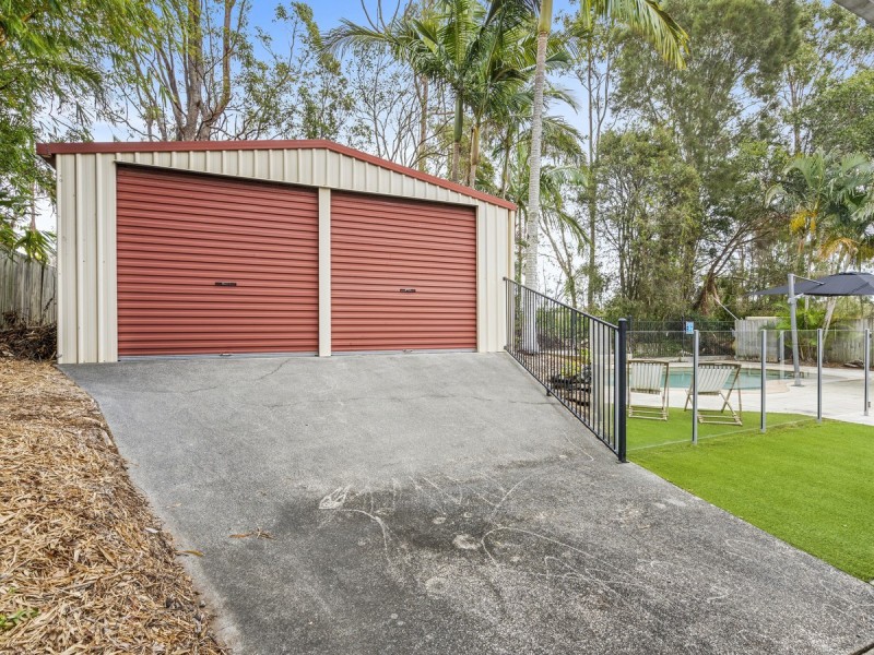 19 Gippsland Drive, Helensvale QLD 4212