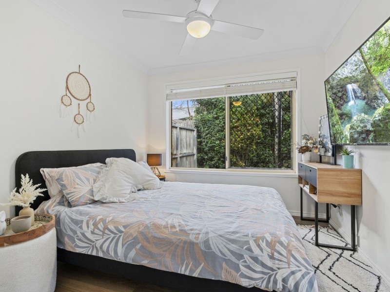 19 Gippsland Drive, Helensvale QLD 4212